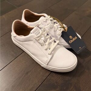 OluKai White Pehuea Lī Sneakers